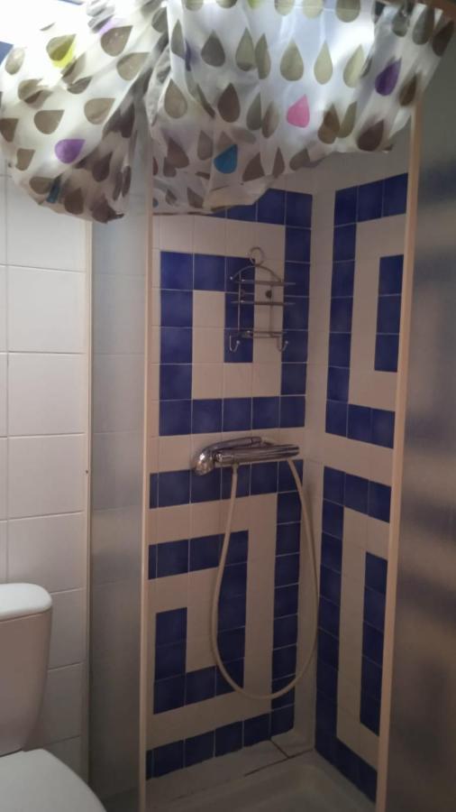 Bed and Breakfast Le Mas Franc Enveitg Екстер'єр фото